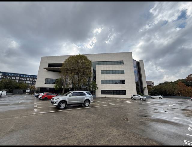 665M² OFFICE TO LET IN PARKTOWN